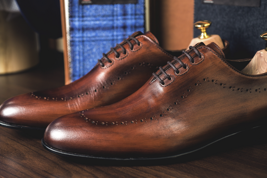 A Guide to Men's Formal Shoes: Finding the Perfect Pair for Your Bespoke Suit