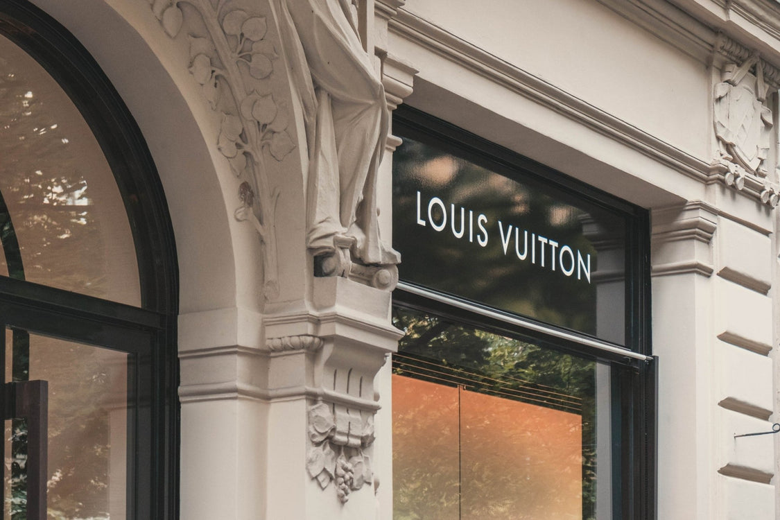 Louis Vuitton Menswear Autumn/Winter 2022 Runway - A Hand Tailored Suit
