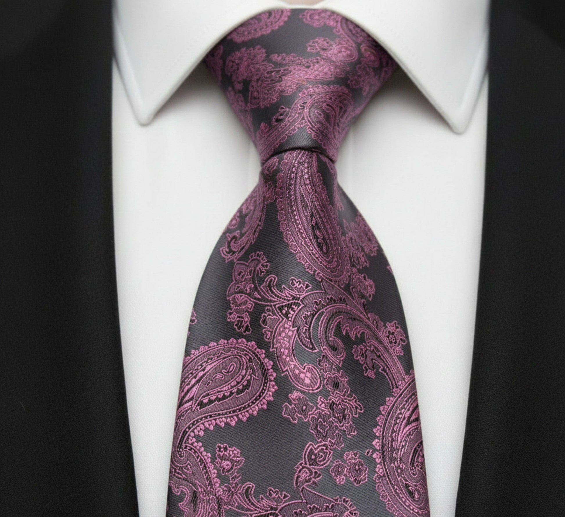 Mens Bespoke Necktie  P-174 Lilac Paisley